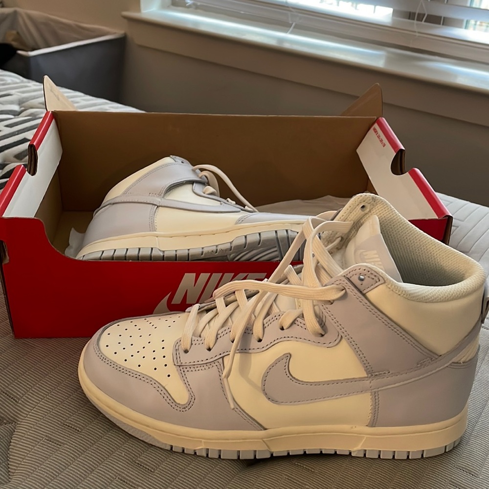 Nike high dunk football grey sneakers